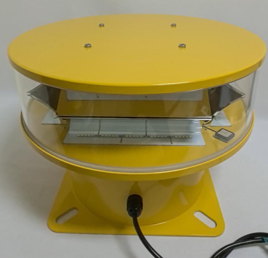aviation light with photo sensor